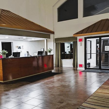 Fairbridge Inn & Suites Canadian מראה חיצוני תמונה